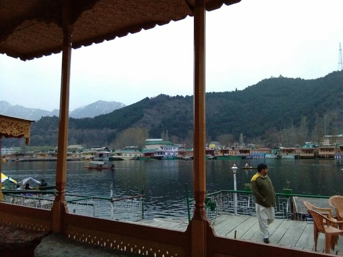 Houseboat - City Of Kashmir Hotel Srinagar  Exterior photo