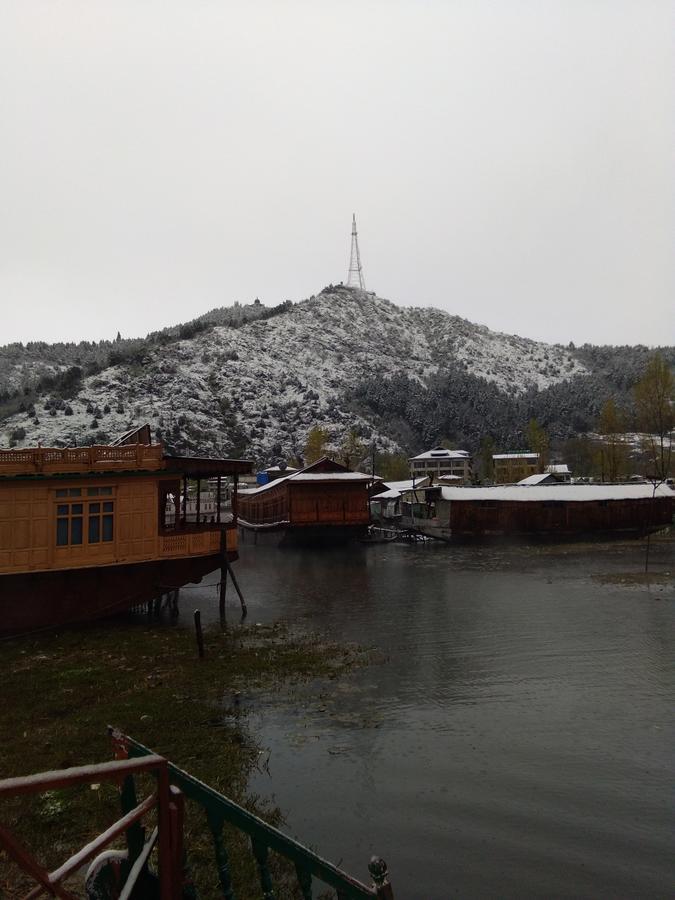 Houseboat - City Of Kashmir Hotel Srinagar  Exterior photo